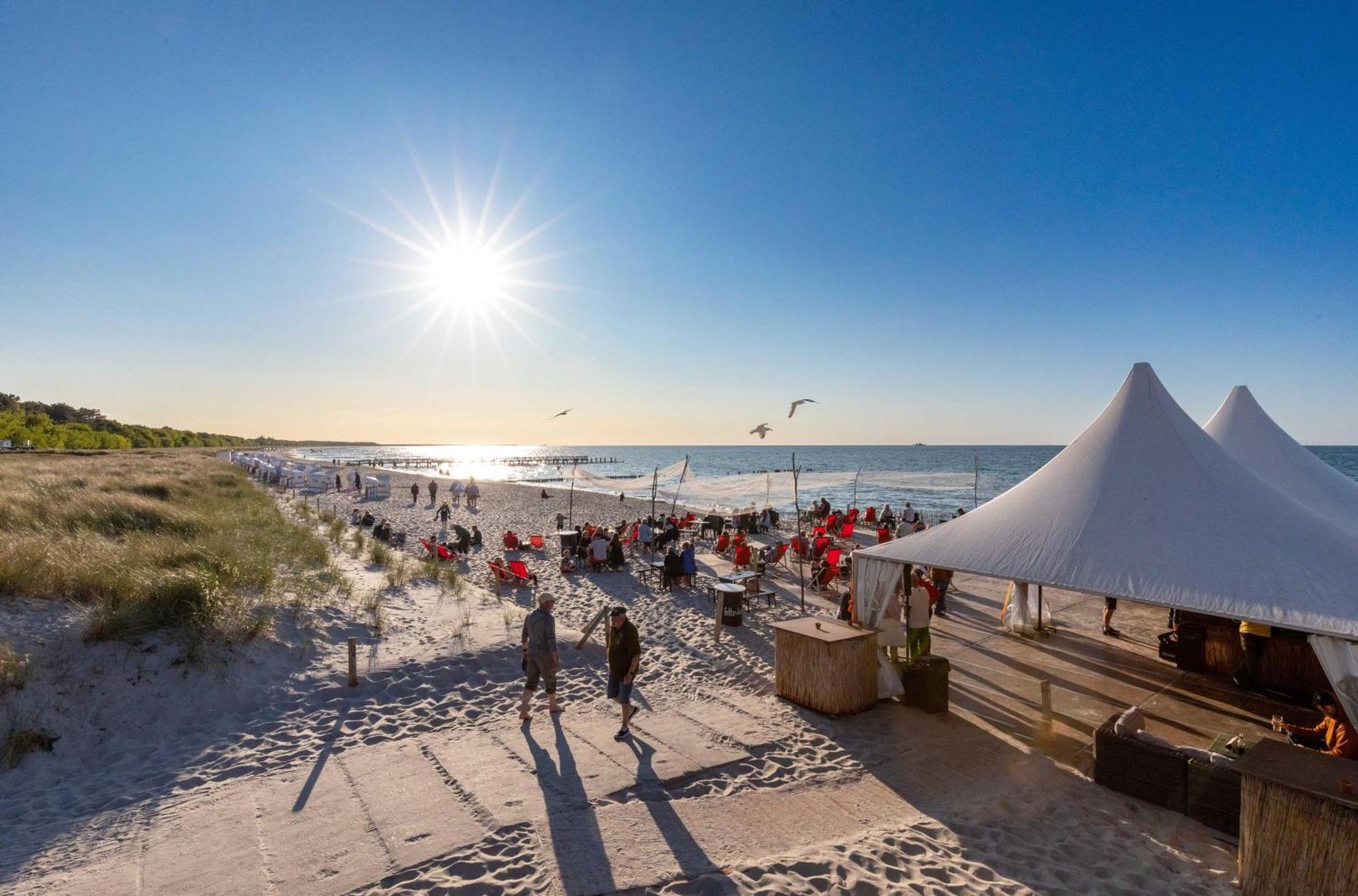 Leuchtturm An Der Seebruecke Zingst Esterno foto